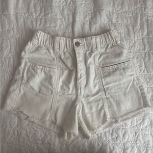 Zara White Casual Shorts with Elastic Waistband